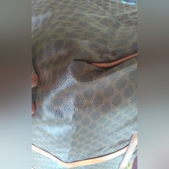 BEAUTIFUL CELINE DUFFLE BAG (EXTREMELY LARGE) FABULOUS CONDITION LEATHER TRIM - Picture 4 of 17